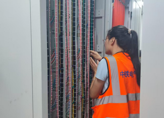 �����F·���վ��̖���бO(ji��n)�yϵ�y(t��ng)��ʽ�_ͨ