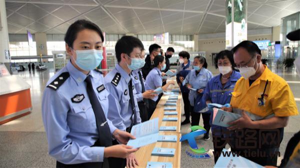 �Ƴ������p�����ײ͡� ���F������S���p�o��