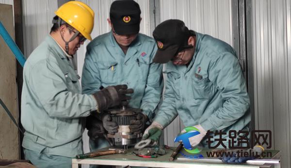 濟南鐵路局集團公司濟南工務機械段桑梓店焊軌車間焊