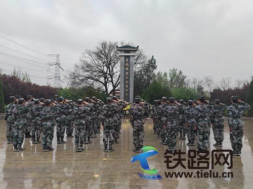 ��FԺ�oУ꠸����е���ʿ��@�_չ����������־����