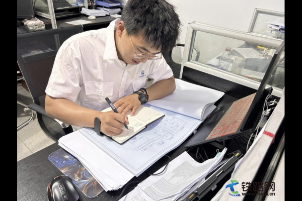 �V�й��أ�ĥ�Z�ഺ����ӛ���Fһ��늄չ�˾�߷ֹ�˾