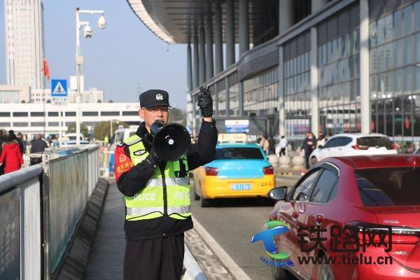 �˲��F���o����׌���\���̸�����