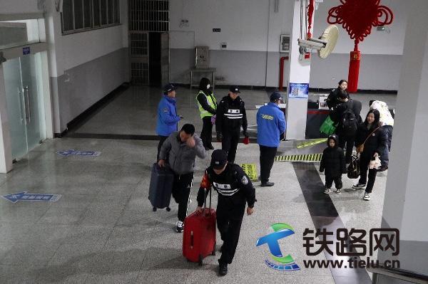 �´�����ɫ���⣬���o���̲������ȡ� --��ɽ��ȫ�����o���̴������ȫ����