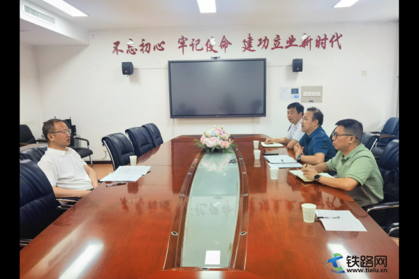 ��FԺ�R���h��У�Lһ�и����������Ƽ���W����